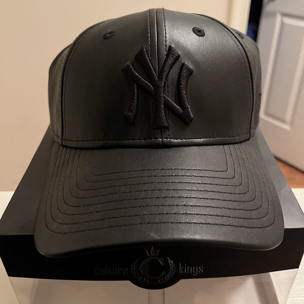 Fly faux leather Yankees hat!